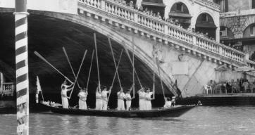 Le salut des gondoliers